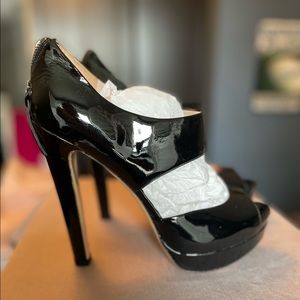 Miu Miu Vernice Shoes